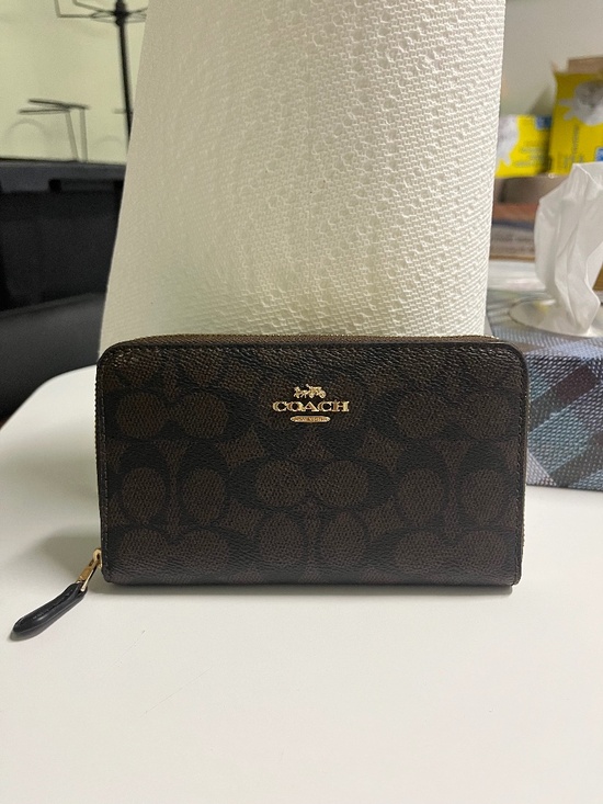 Coach Handbags - NWOT Coach black and brown leather wallet